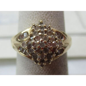 10K Yellow Gold Diamond Cluster Ring Size 5.25 with Appraisal Replacement $1,600